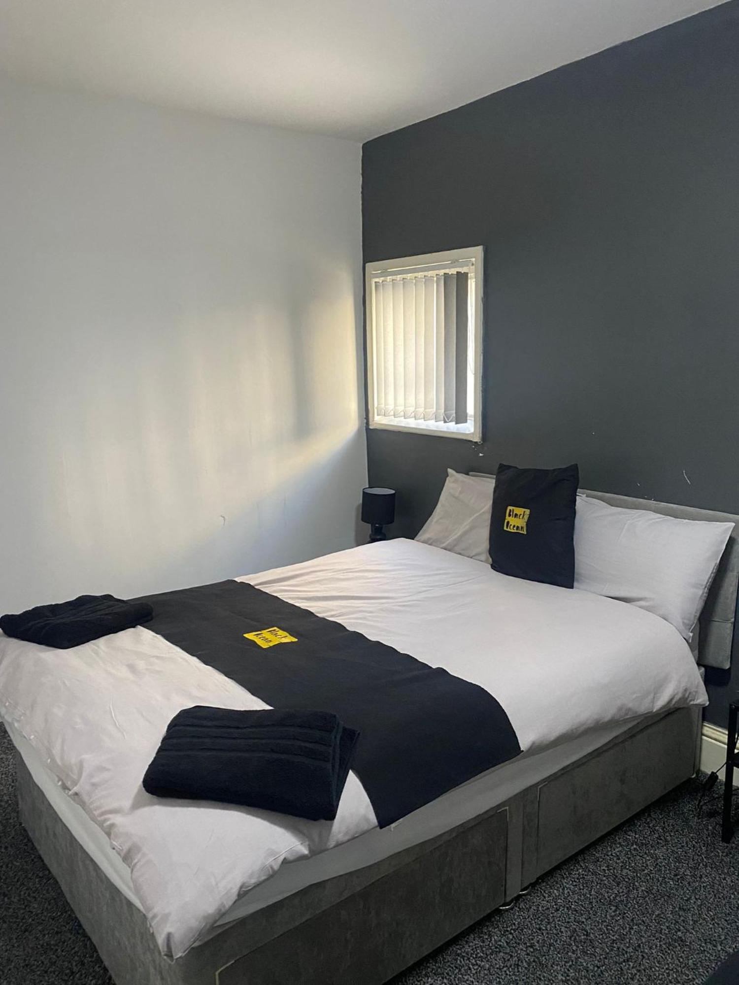 Black Ocean Holiday Apartments Blackpool Buitenkant foto