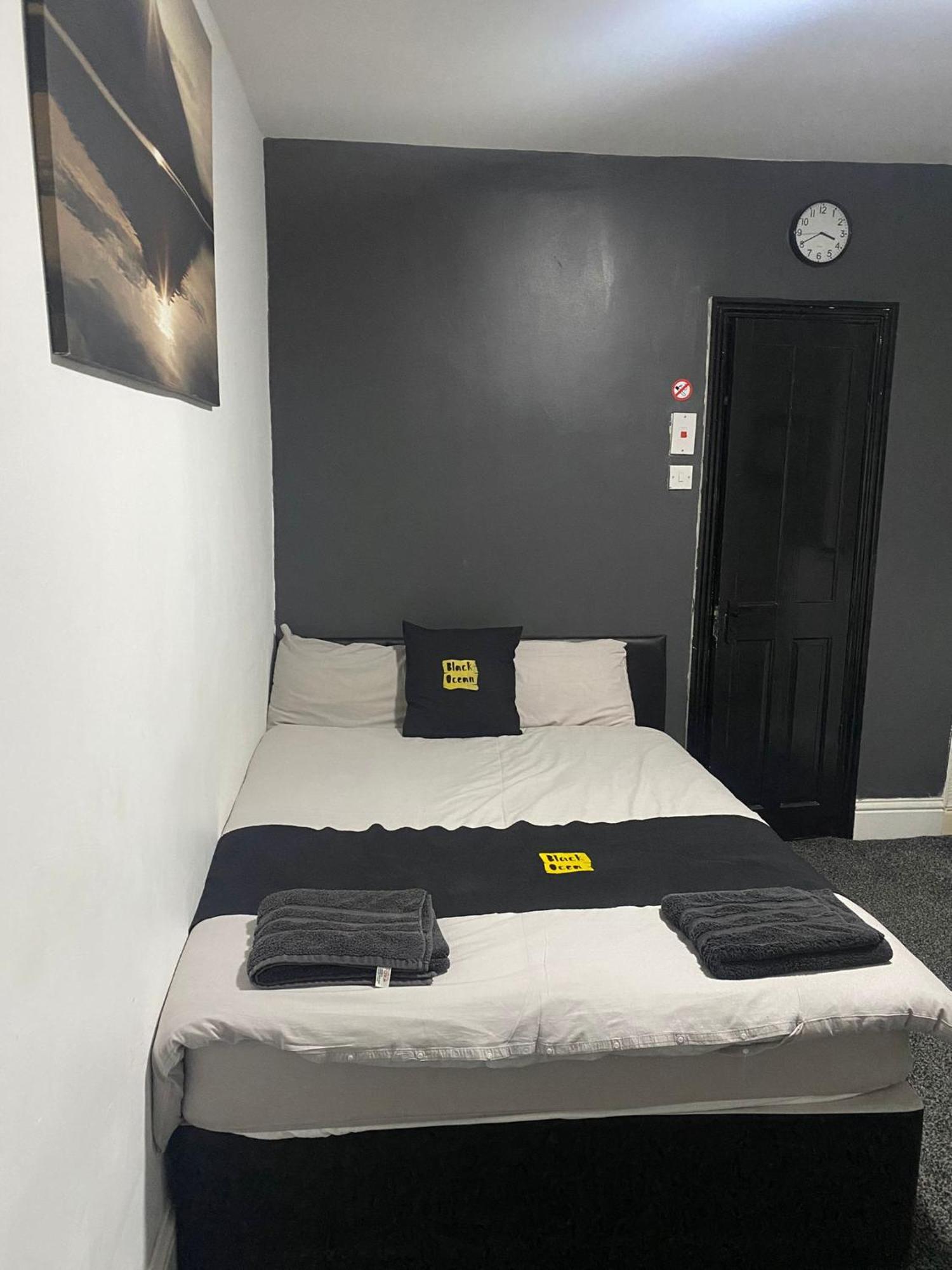 Black Ocean Holiday Apartments Blackpool Buitenkant foto